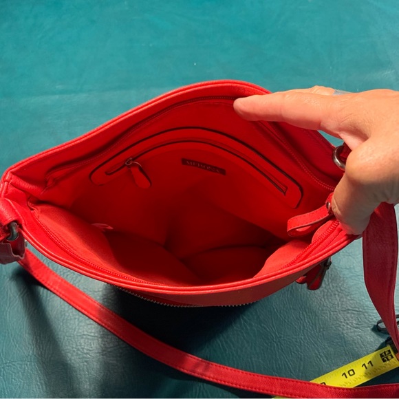Stylish Merona crossbody purse - Picture 3 of 5